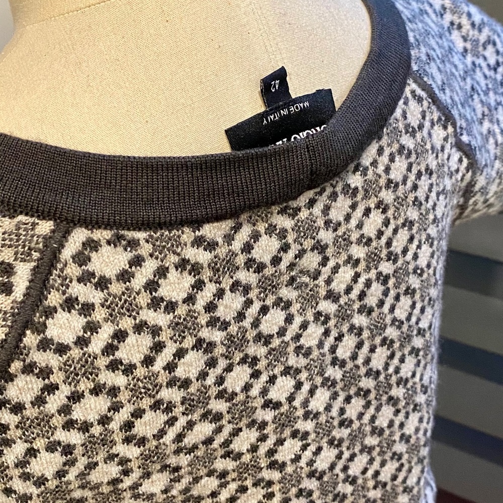 Giorgio Armani. Gray Sweatshirt